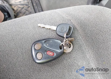 2004 Chevrolet Silverado K1500 из США, поврежденный, VIN 2GCEK19T641307038